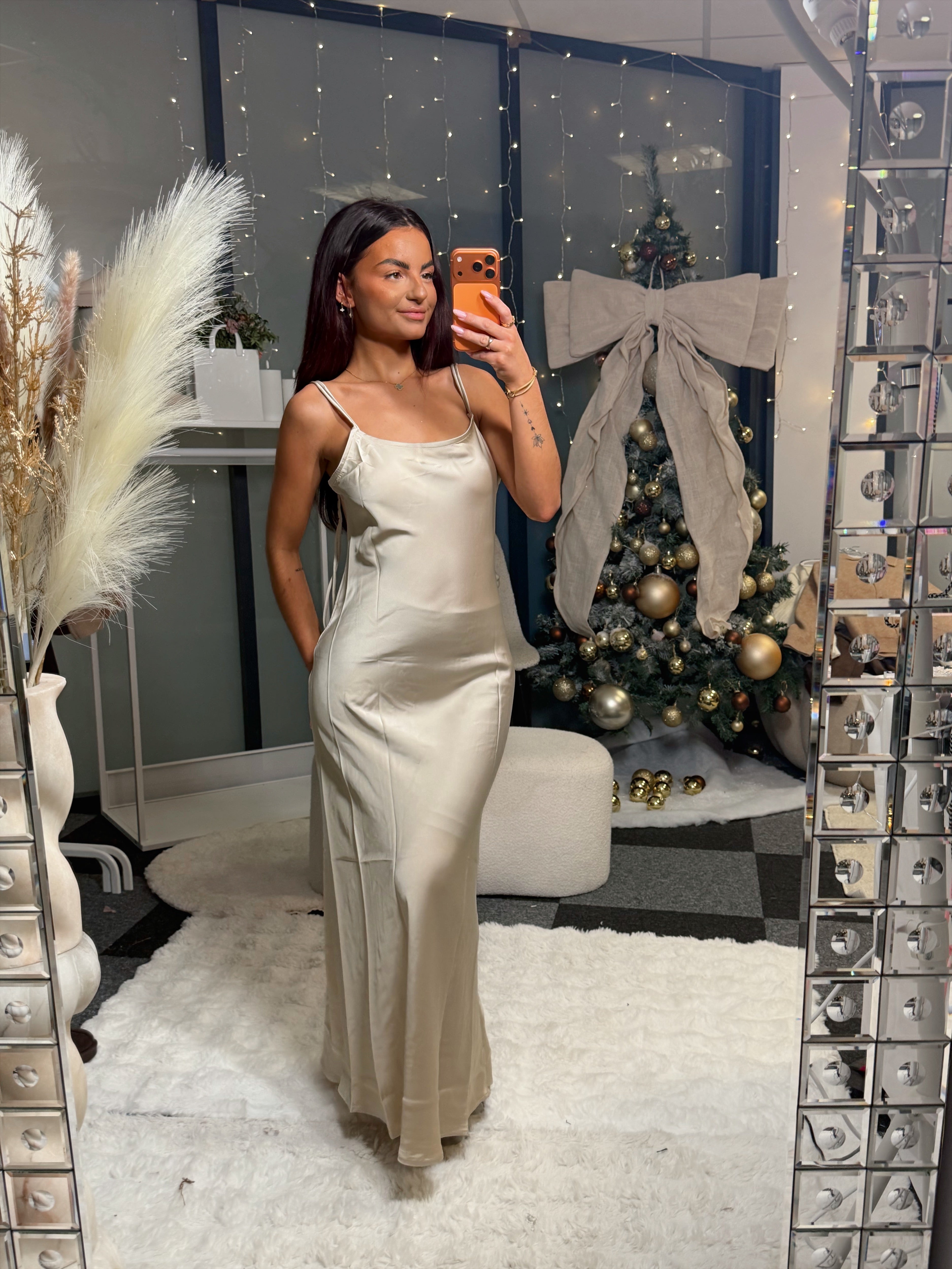 Robe satiné beige